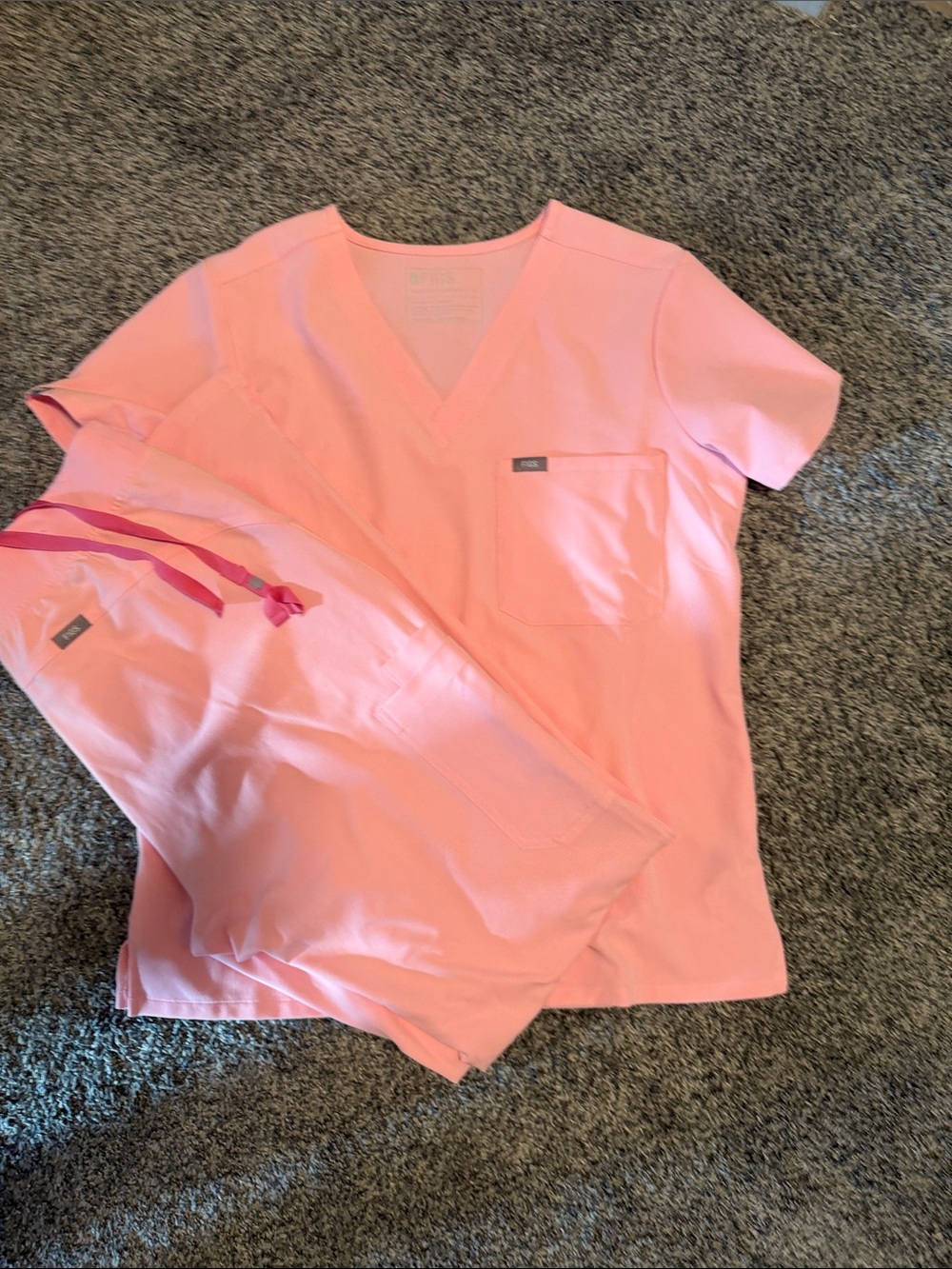Figs Women's Pink V-Neck Scrub Top and Drawstring Pants